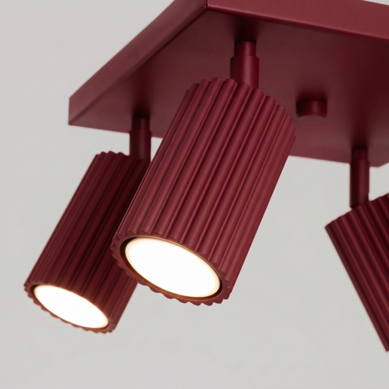 czerwona-subtelna-lampa-sufitowa
