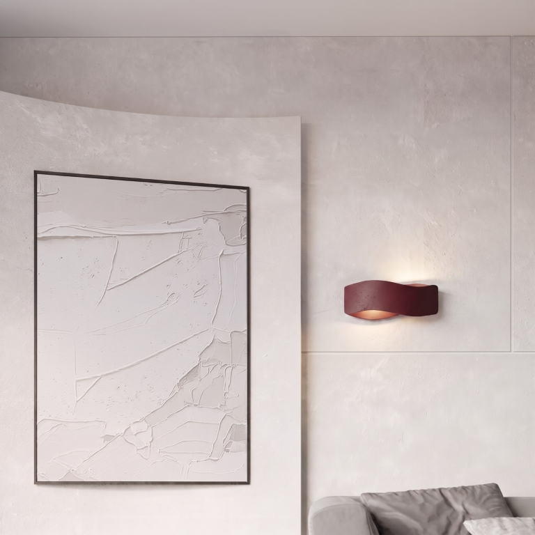 designerska-czerwona-stalowa-lampa-ścienna
