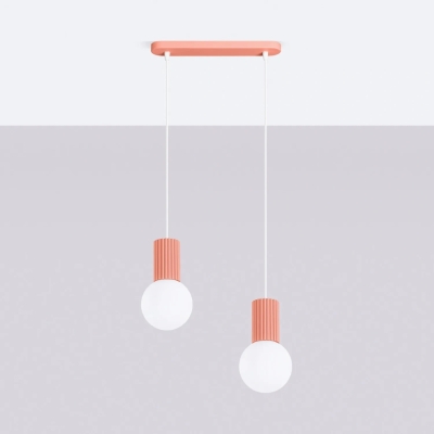 Lampa wisząca Globia w subtelnym, brzoskwiniowym kolorze