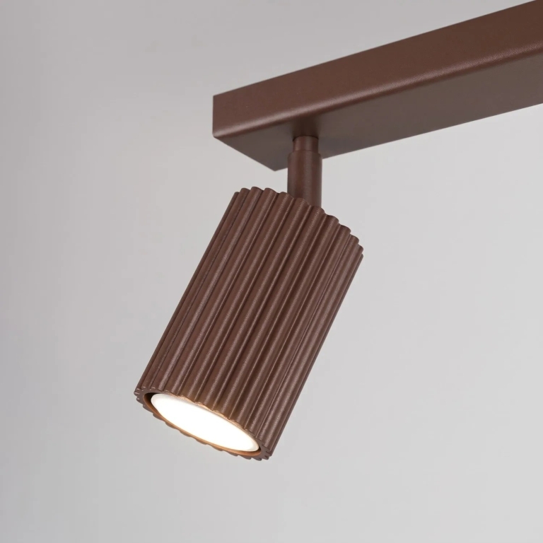 elegancka-kawowa-lampa-sufitowa-z-kloszami-tubami
