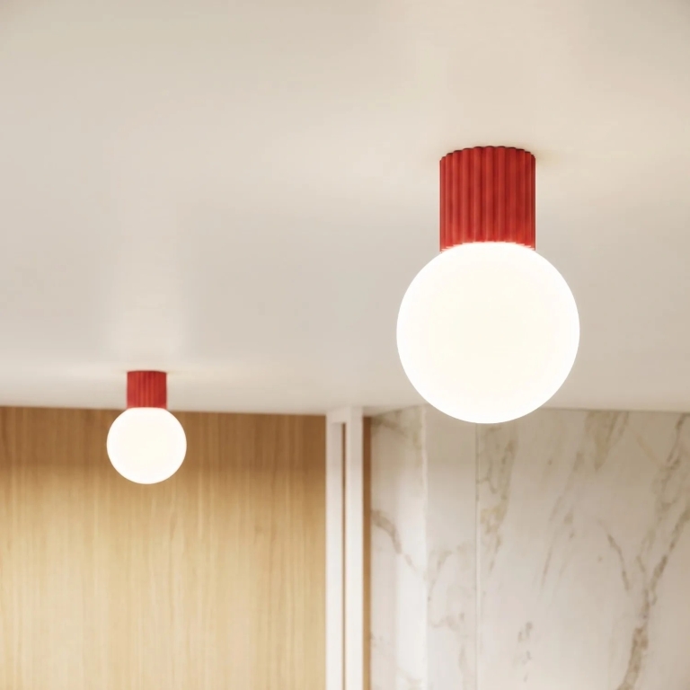 elegancka-lampa-ścienna-wiśniowa