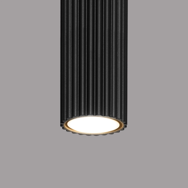 elegancki-aluminiowy-spot-sufitowy-w-kolorze-czarnym