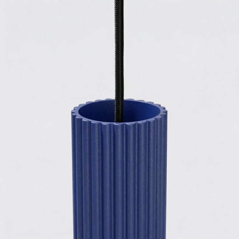 granatowa-lampa-wisząca