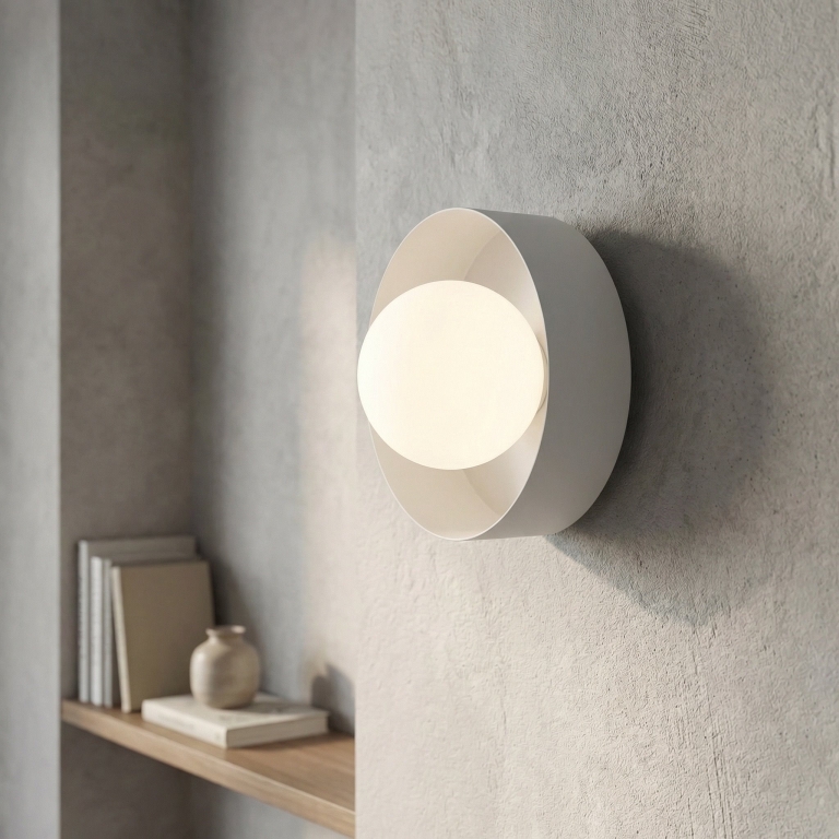 lampa-ścienna-biała-dekoracyjna