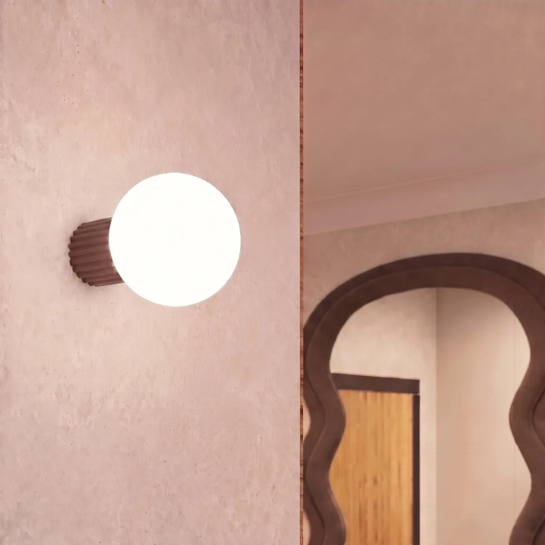 lampa-ścienna-w-kolorze-kawowym