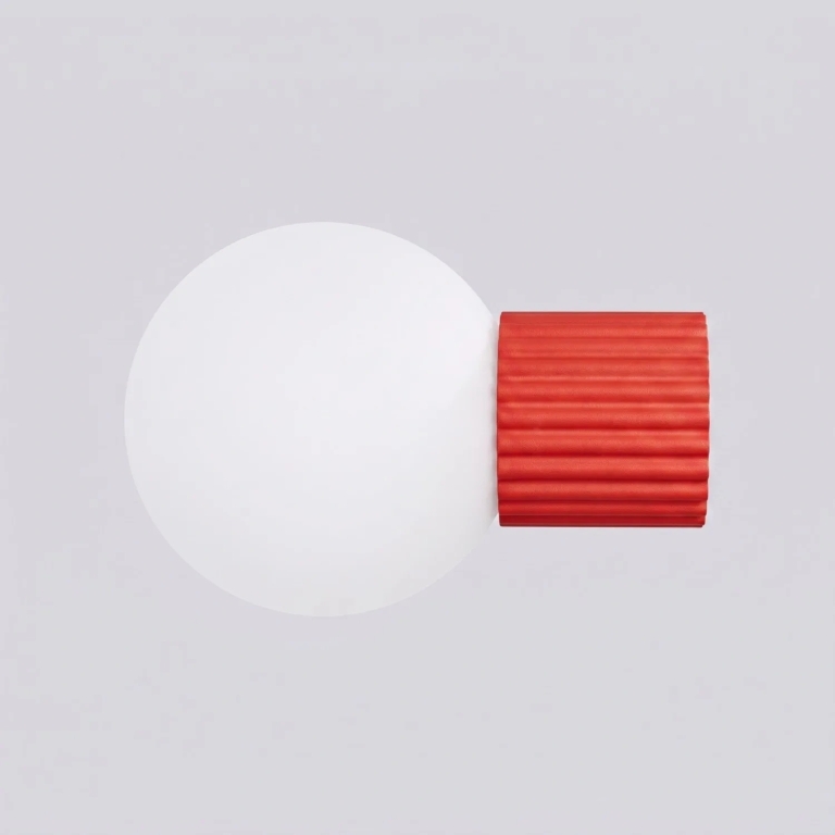 lampa-ścienna-wiśniowa
