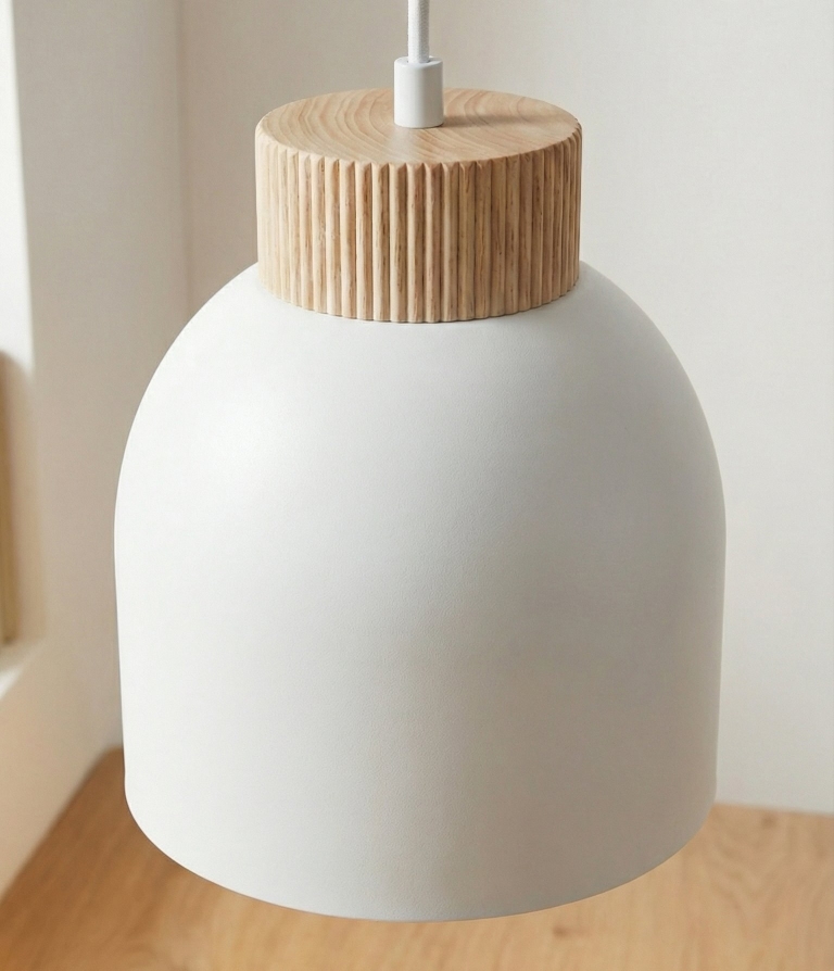 lampa-wisząca-biała-do-sypialni-w-stylu-nowoczesnym