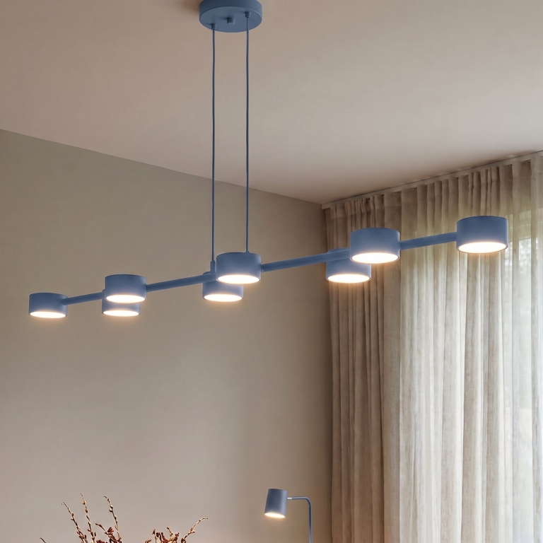 lampa-wisząca-niebieska-nad-schody