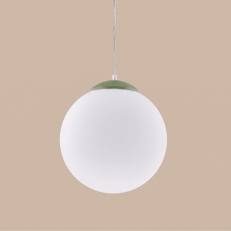 lampa-wisząca-pojedyncza-z-opalowym-kloszem