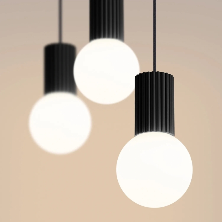 lampa-wisząca-w-kolorze-czarnym