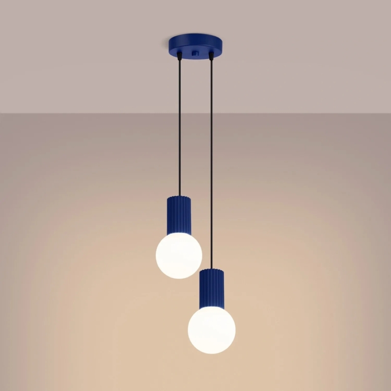 lampa-wisząca-w-kolorze-niebieskim