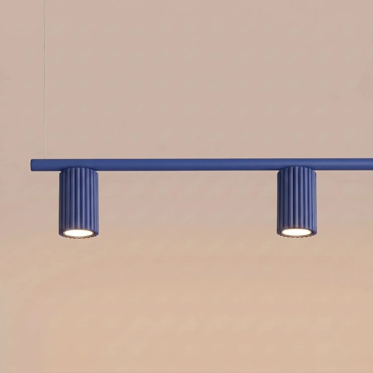 nowoczesna-granatowa-lampa-wisząca-z-ryflowanymi-kloszami