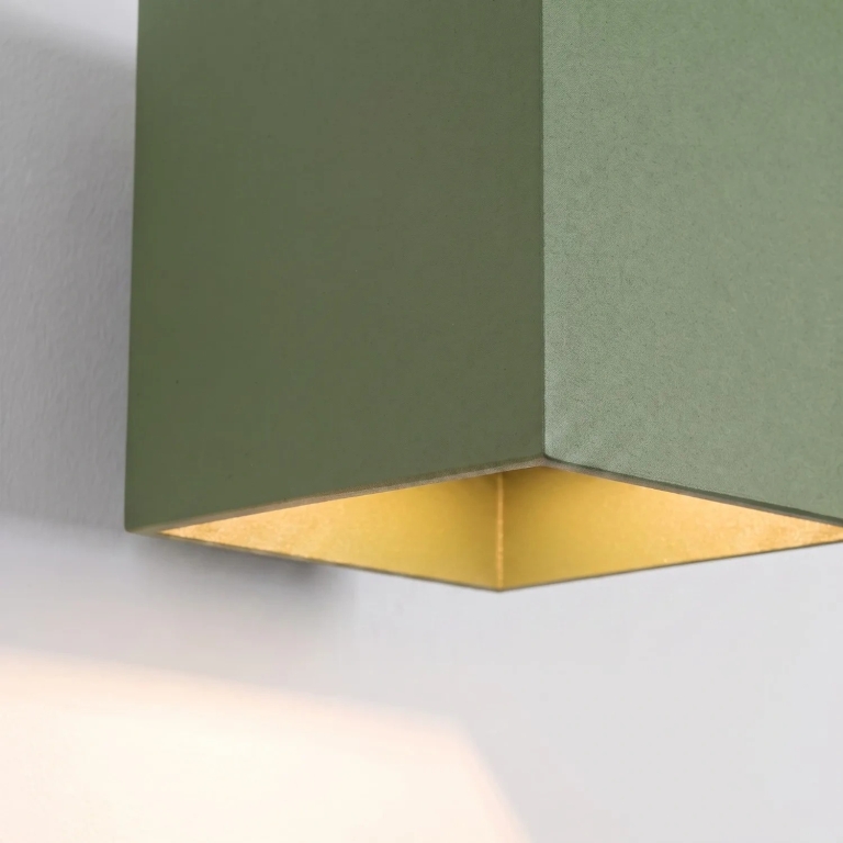 nowoczesna-lampa-ścienna-w-kolorze-oliwkowozielonym