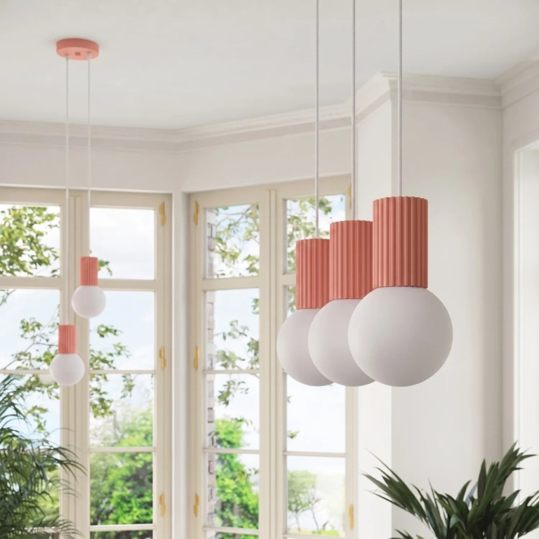 nowoczesna-lampa-wisząca-łososiowa
