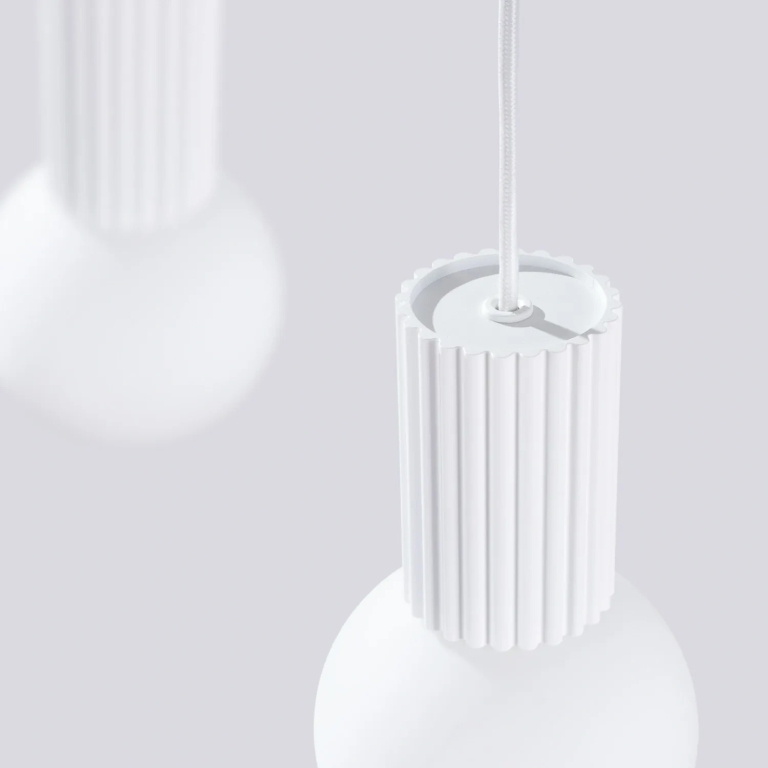 nowoczesna-śnieżnobiała-szklana-lampa-wisząca