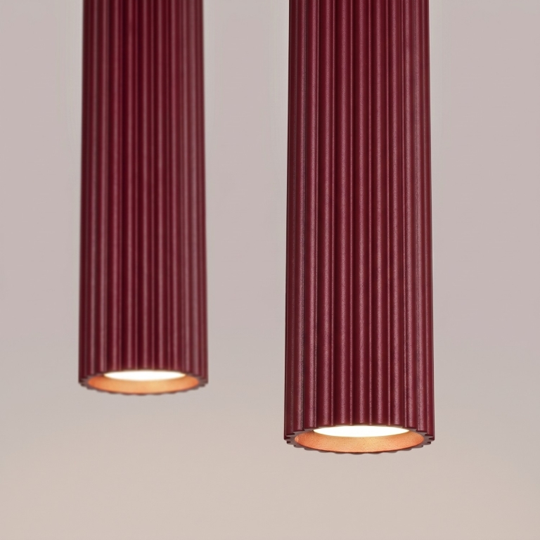 ozdobna-aluminiowa-lampa-wisząca-z-ryflowanymi-kloszami