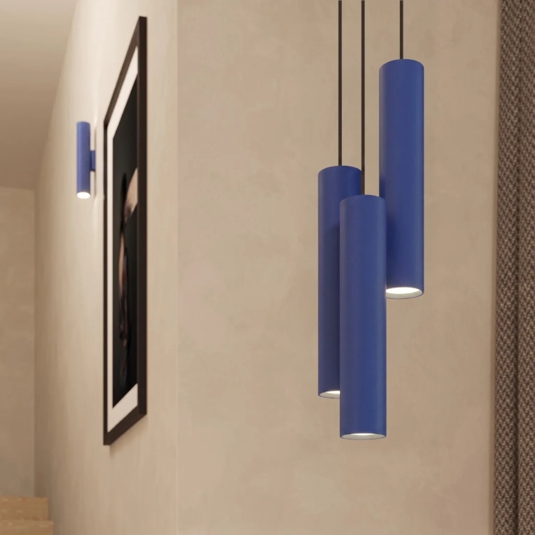 ozdobna-granatowa-stalowa-lampa-ścienna
