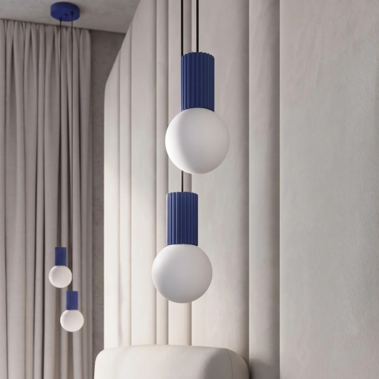 ozdobna-lampa-wisząca-granatowa