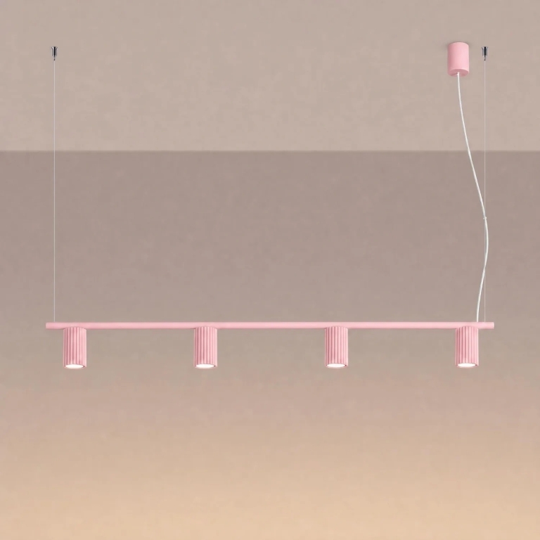 ozdobna-różowa-lampa-wisząca