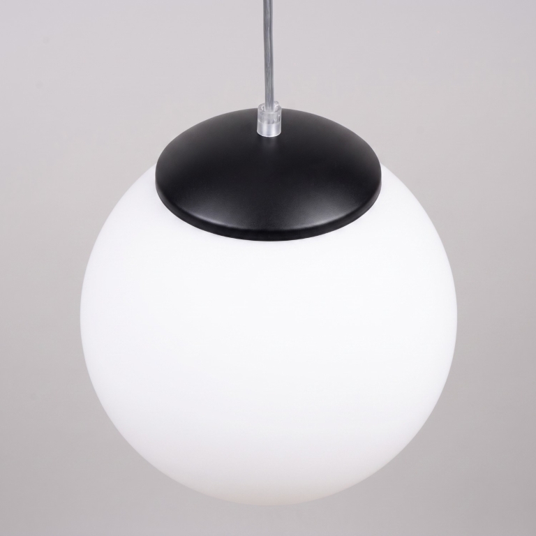 ozdobna-szklana-lampa-wisząca-do-jadalni