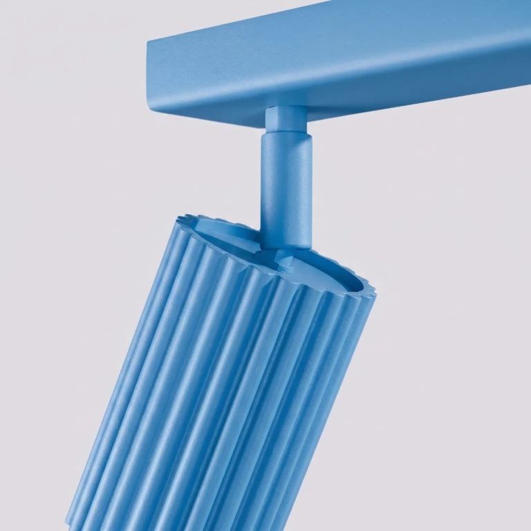 ozdobny-niebieski-aluminiowy-spot-sufitowy-do-łazienki