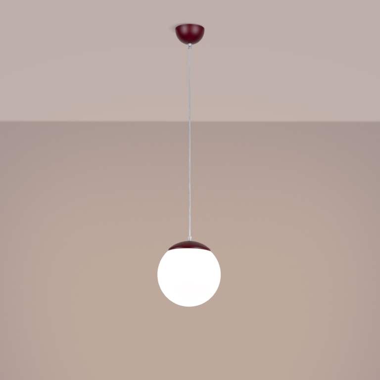 pojedyncza-lampa-wisząca-burgundowa-z-opalowym-kloszem