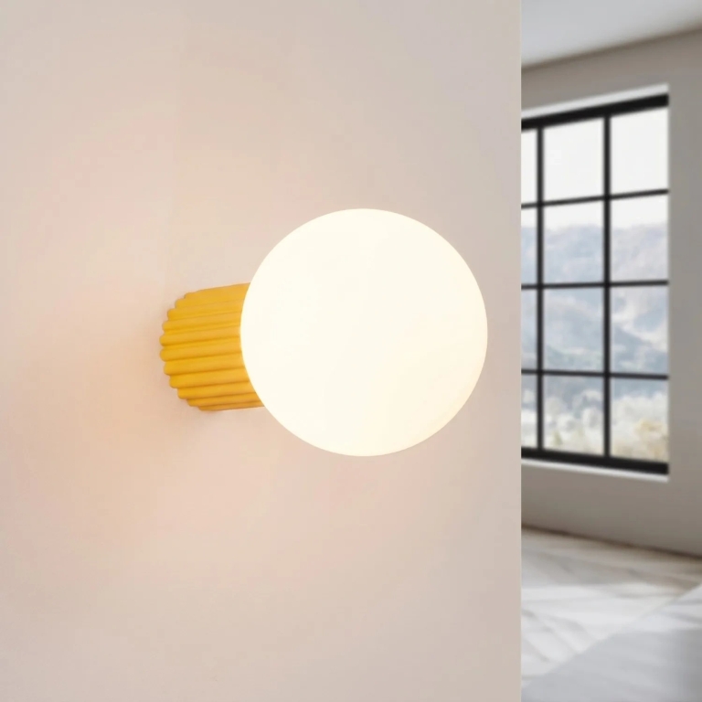 słoneczna-ozdobna-lampa-ścienna