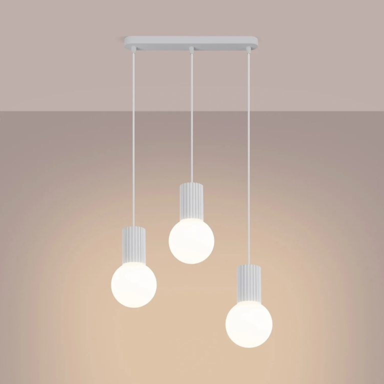śnieżnobiała-szklana-lampa-wisząca