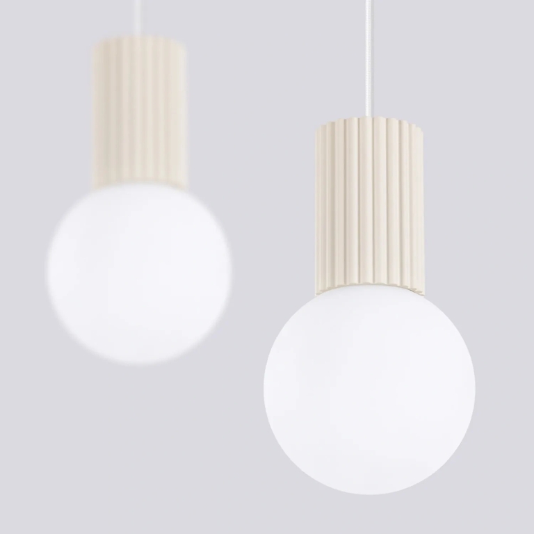 szklana-industrialna-lampa-wisząca