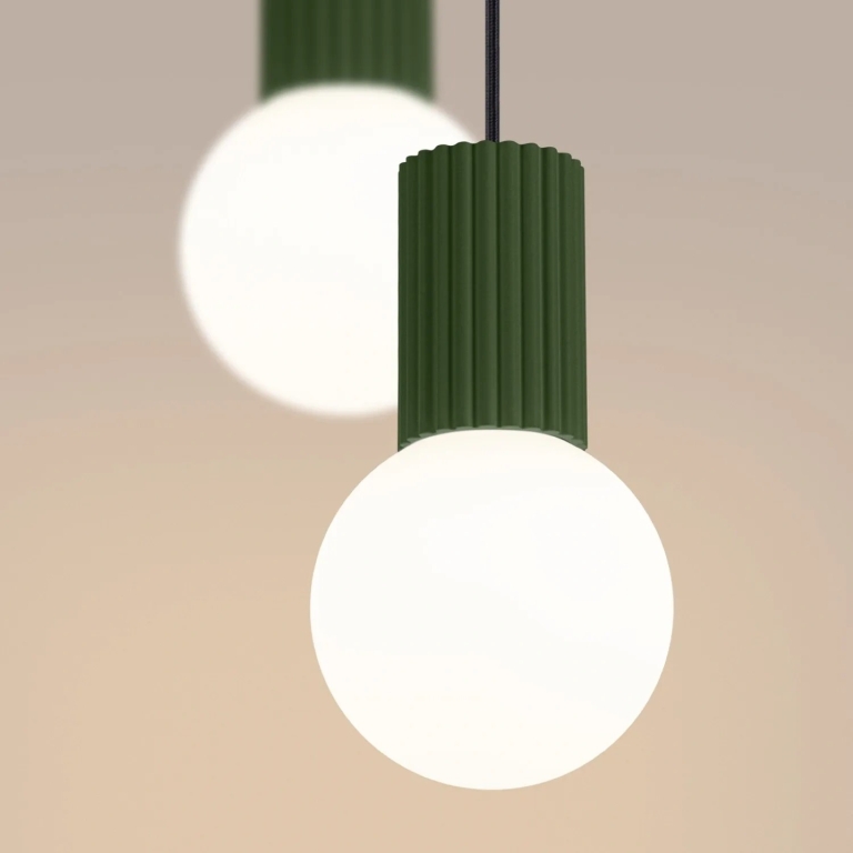szklana-minimalistyczna-lampa-wisząca