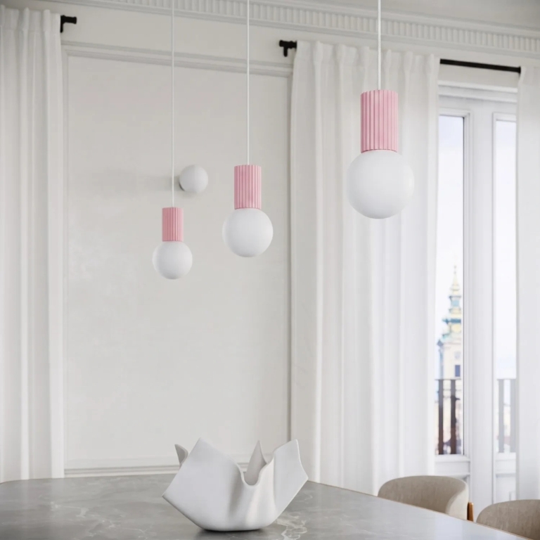 szklana-ozdobna-lampa-wisząca-do-sypialni