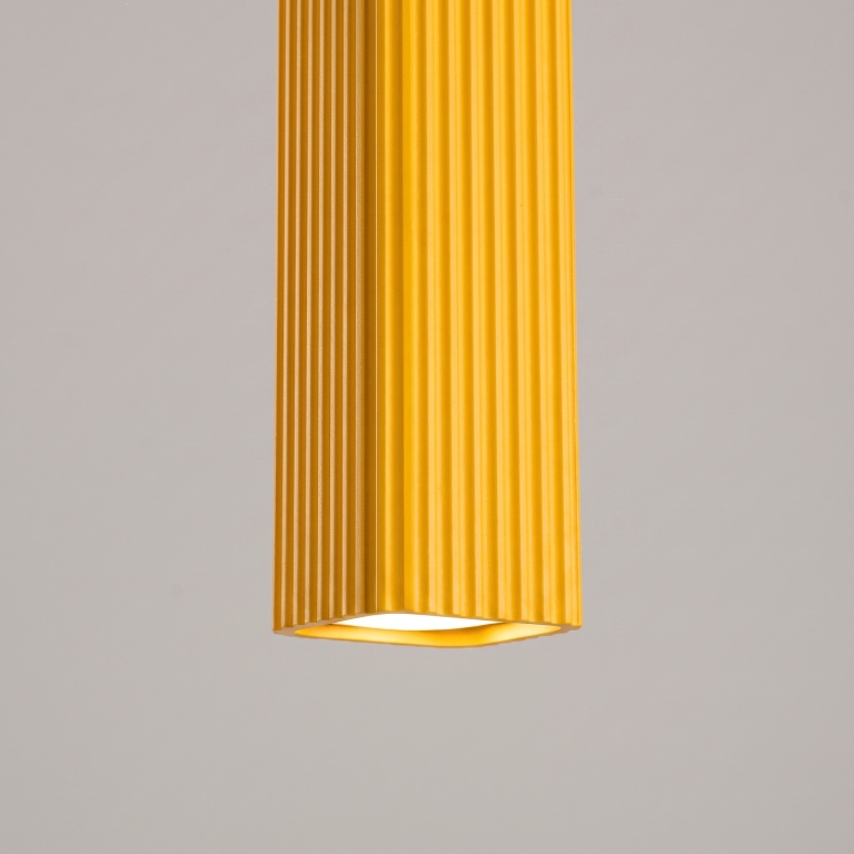 aluminiowa-lampa-wisząca-żółta