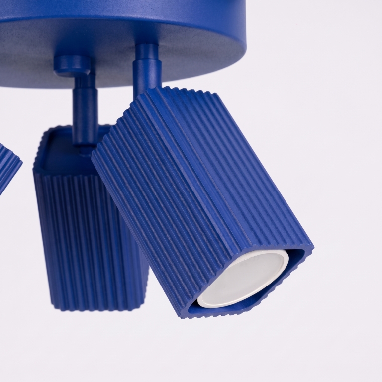 aluminiowa-ultramarynowa-lampa-sufitowa-z-ryflowanym-kloszem