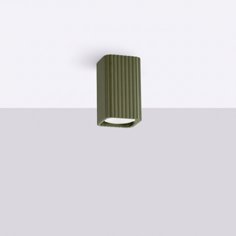 aluminiowy-oliwkowy-spot-sufitowy-do-salonu-z-karbowanym-kloszem