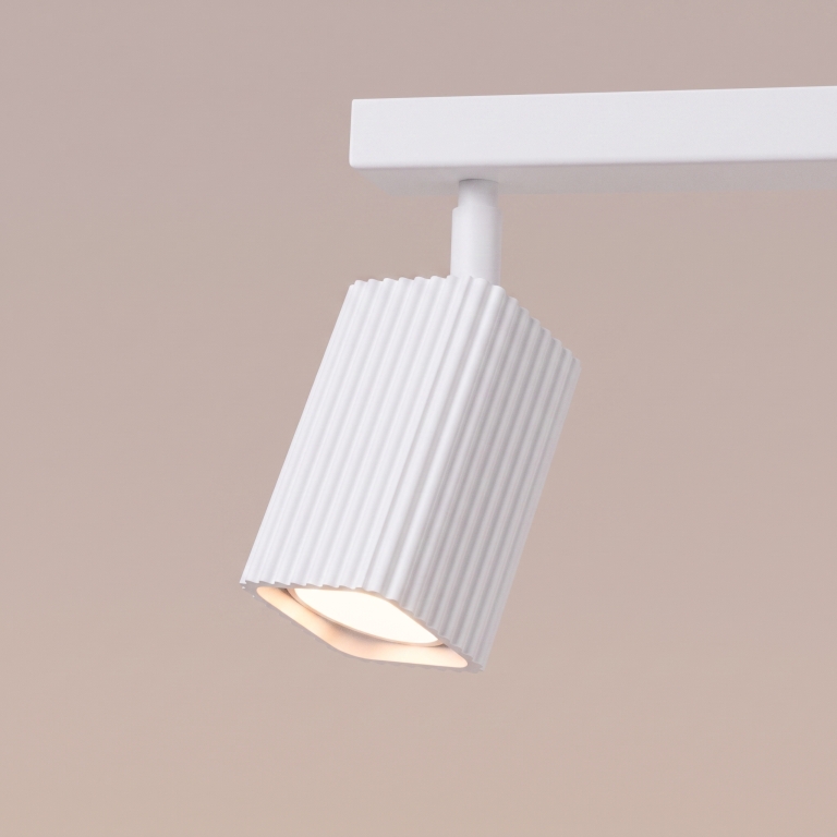 biała-lampa-sufitowa