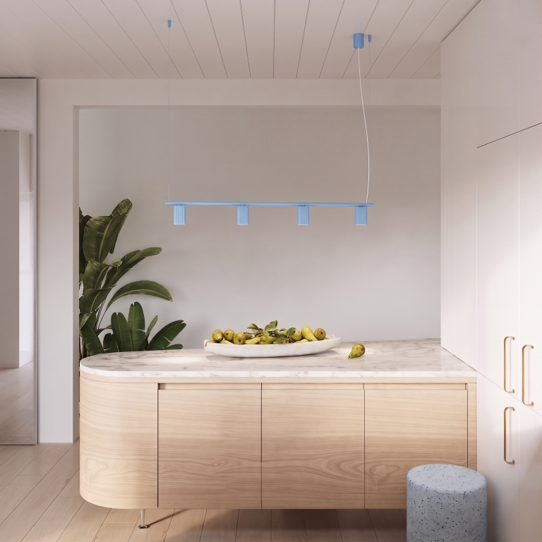 błękitna-designerska-lampa-wisząca-do-jadalni