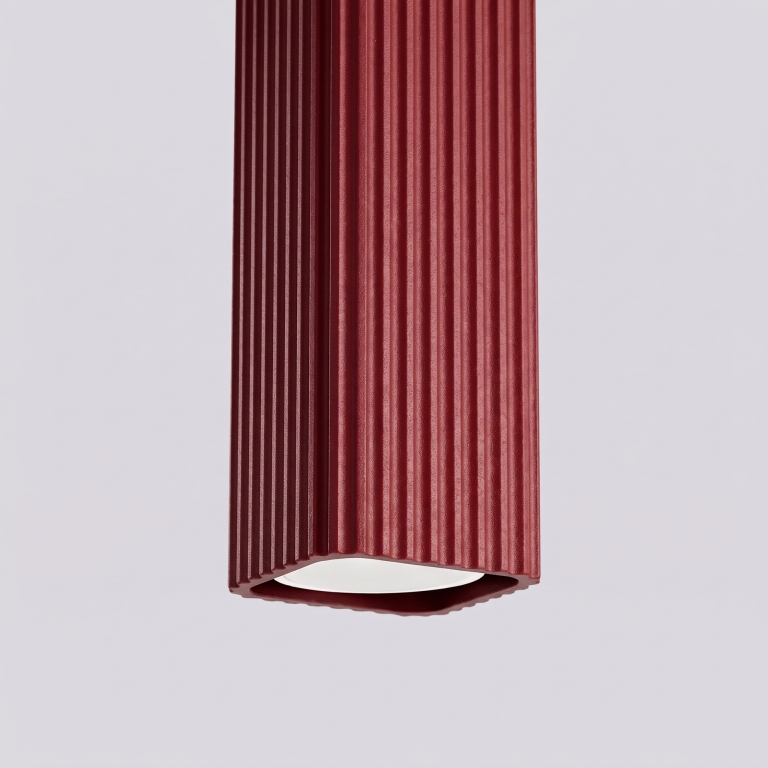 burgundowa-lampa-wisząca-ozdobna-z-ryflowanym-kloszem