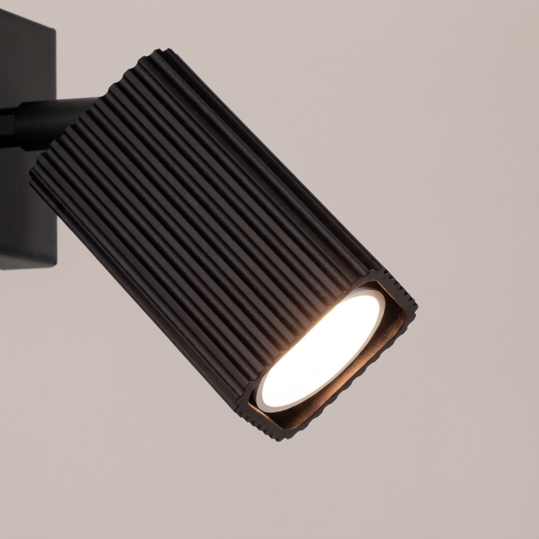 czarna-aluminiowa-lampa-ścienna