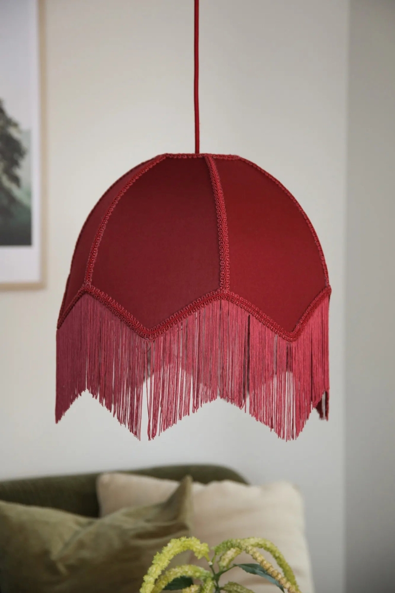 czerwona-lampa-wisząca-do-salonu