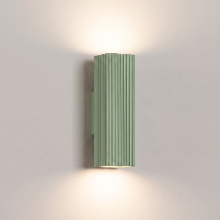 designerska-lampa-ścienna-w-kolorze-zielonym