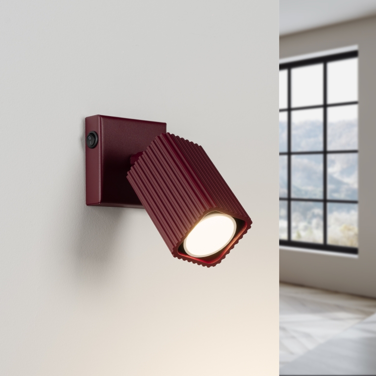 lampa-ścienna-bordowa