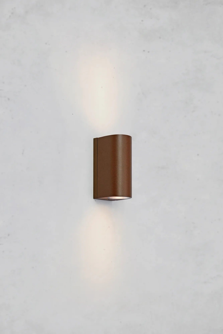 lampa-zewnętrzna-corten-na-balkon