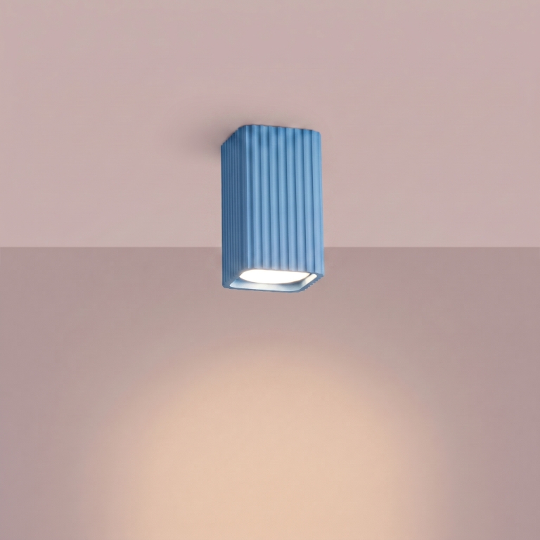 lazurowy-aluminiowy-spot-sufitowy-z-ryflowanym-kloszem