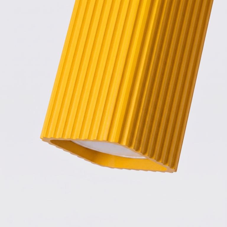 listwa-sufitowa-minimalistyczna-do-sypialni-z-ryflowanymi-kloszami