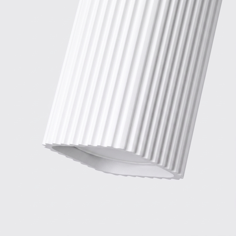metalowa-biała-lampa-sufitowa-do-salonu