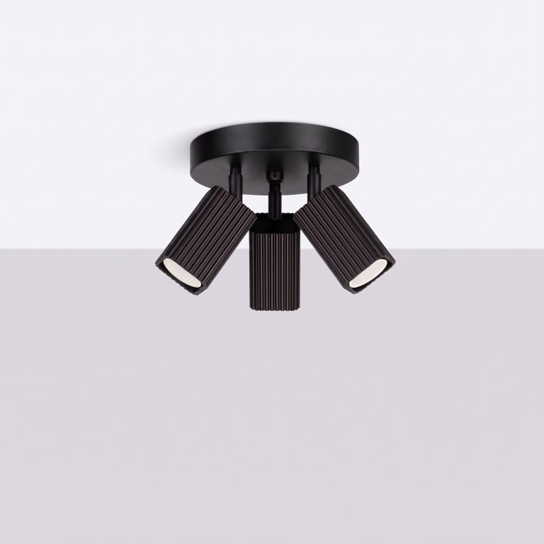 metalowa-czarna-lampa-sufitowa-z-ryflowanym-kloszem