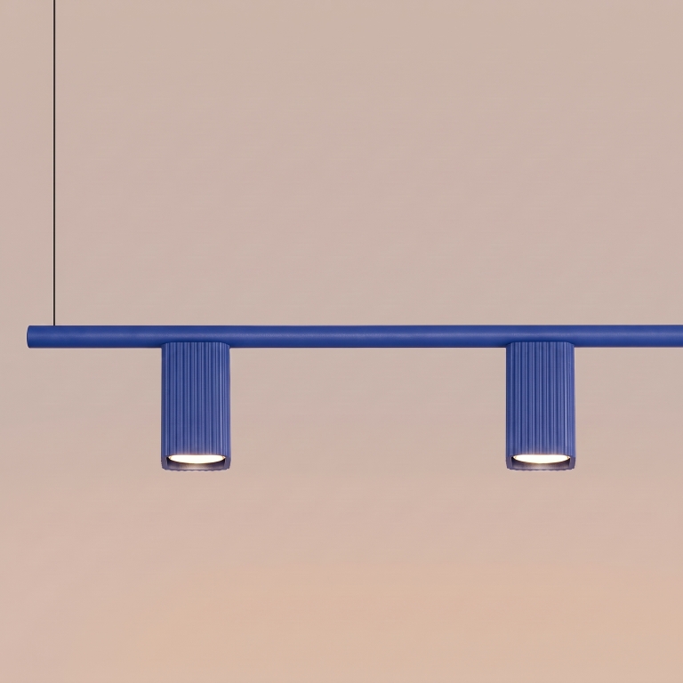 minimalistyczne-ultramarynowe-żyrandole