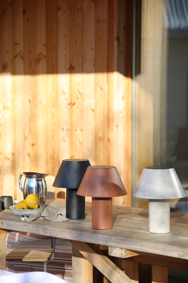 nowoczesna-lampa-solarna