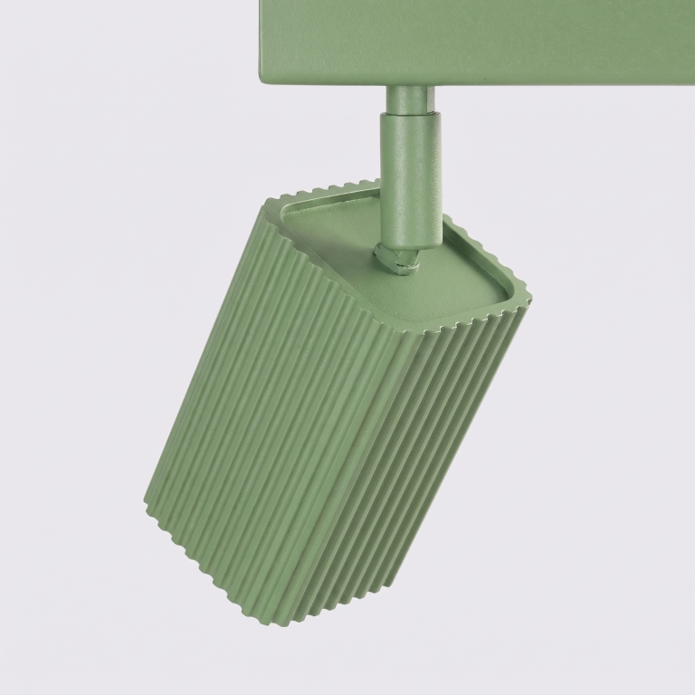 pastelowozielona-nastrojowa-listwa-sufitowa-z-ryflowanymi-kloszami