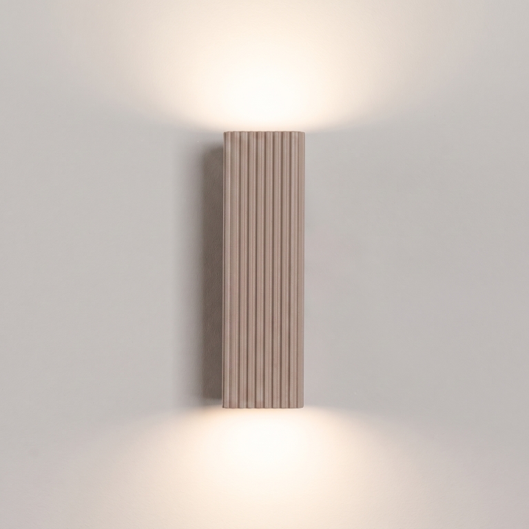 szarobeżowa-lampa-ścienna-designerska